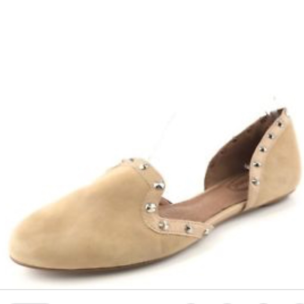 Coral Como Regal studded flats in Nude.